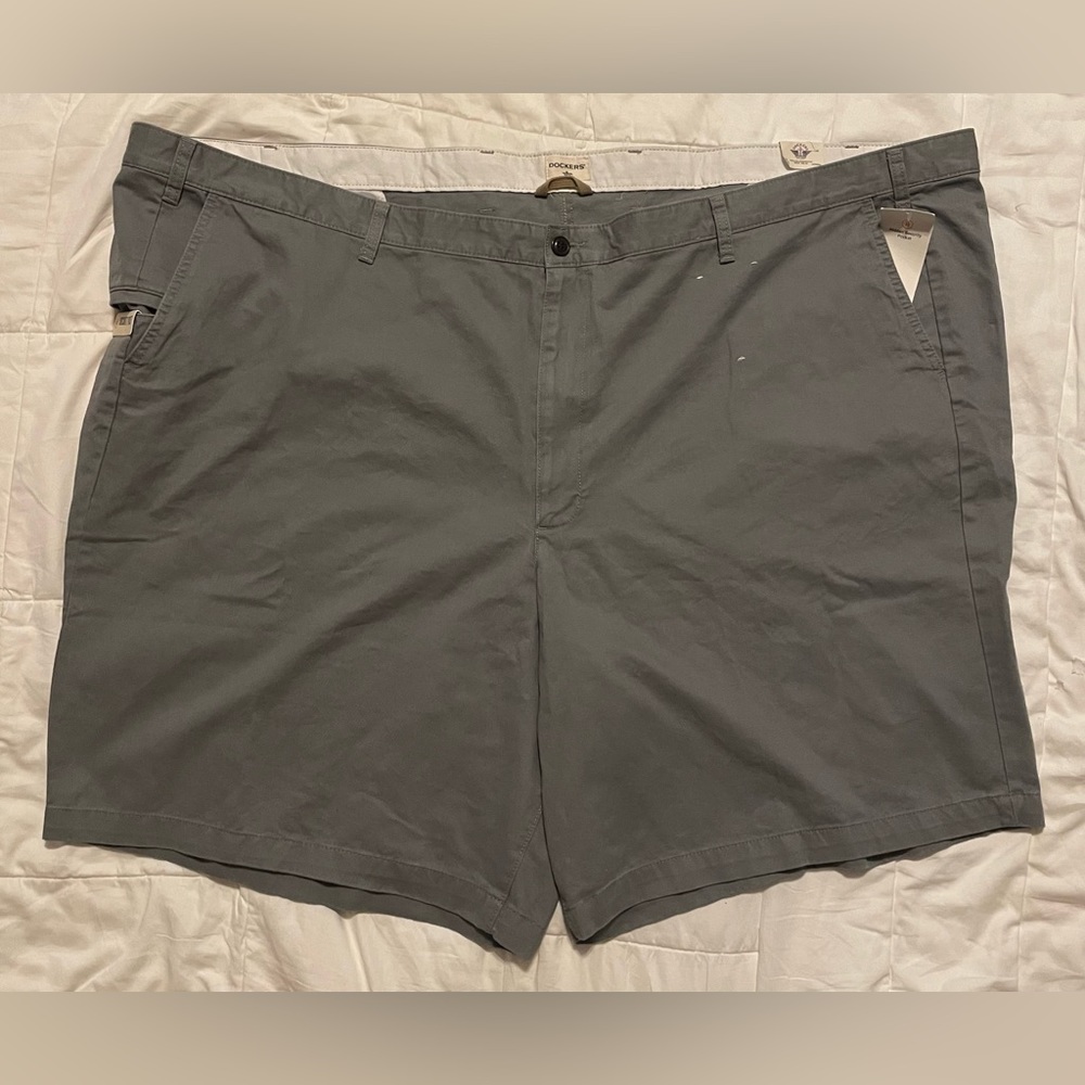 Men’s size 60. DOCKERS SHORTS NWT. W 60. Hip 64. Rise 16. Inseam 10.5